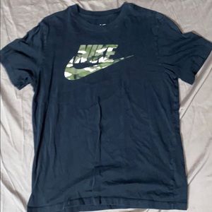 3 Nike shirts short tee